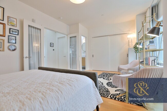 Building Photo - 3190 Scott St