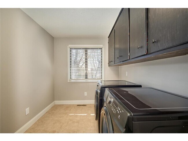 Building Photo - 4324 Rustic Pl