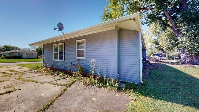 Building Photo - So Affordable and So Cute!