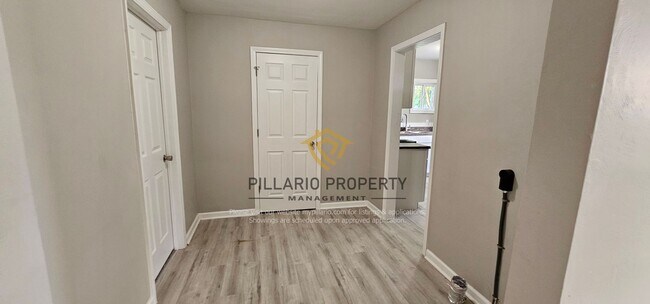 Building Photo - 2804-2806 Raible Ave.