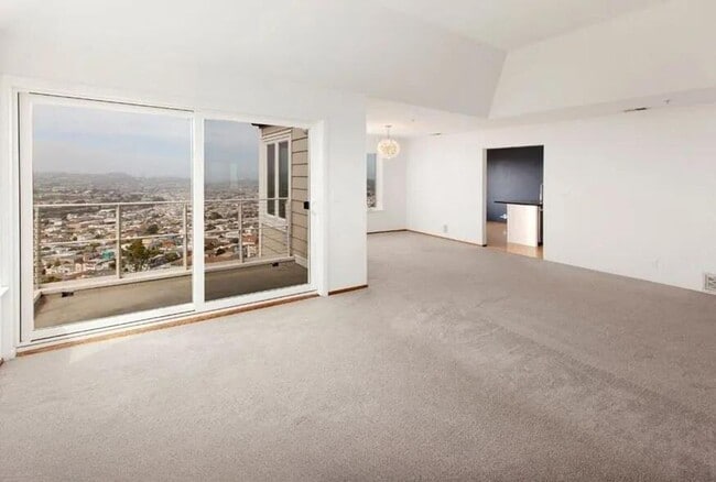 Primary Photo - Amazing 2BR/2BA Townhome w/ Parking, In-Un...