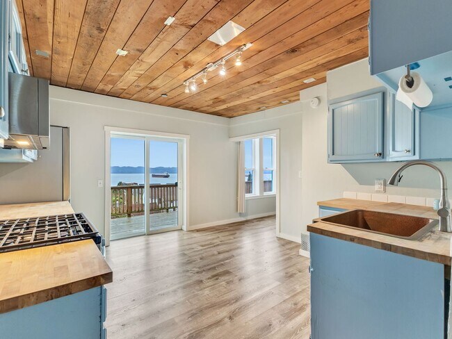 Building Photo - 3088 Harrison Ave