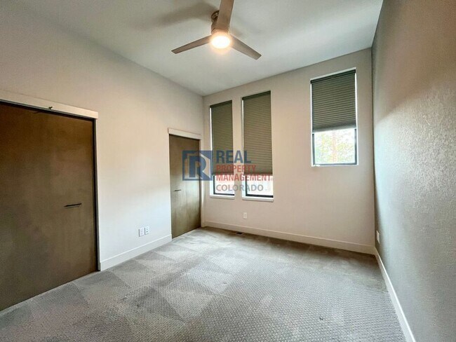 Building Photo - 961 33rd St