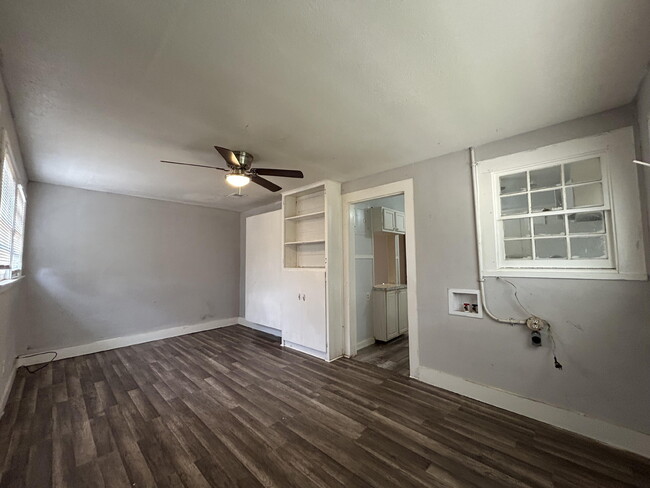 Building Photo - 2410 26th St