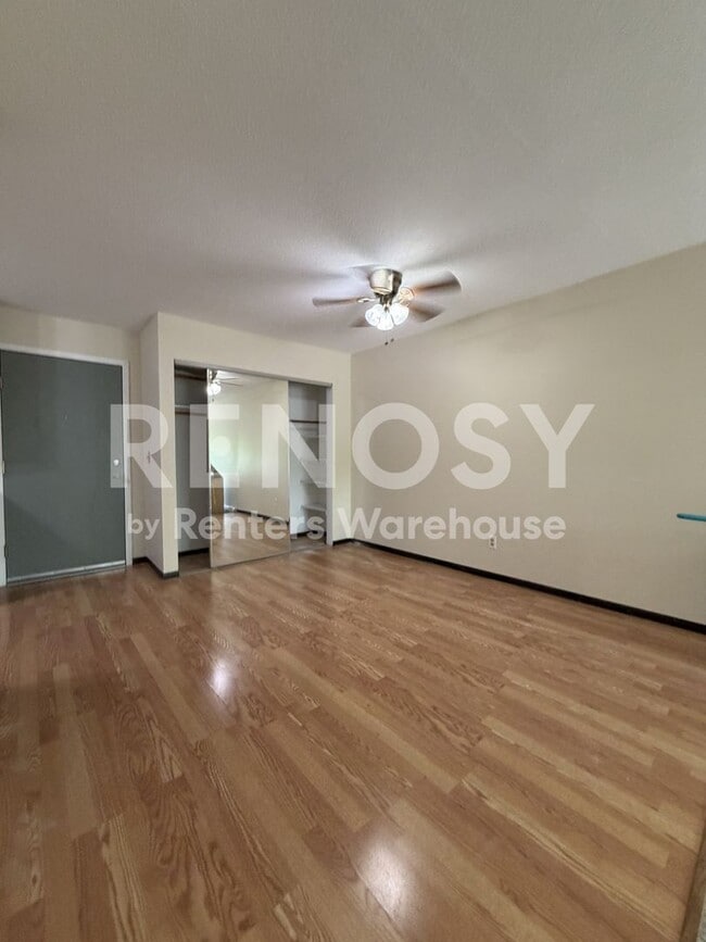 Building Photo - 1601 N Innsbruck Dr
