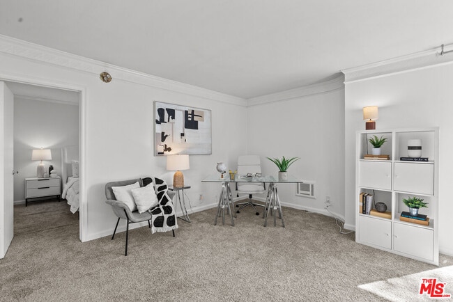 Building Photo - 11645 Montana Ave