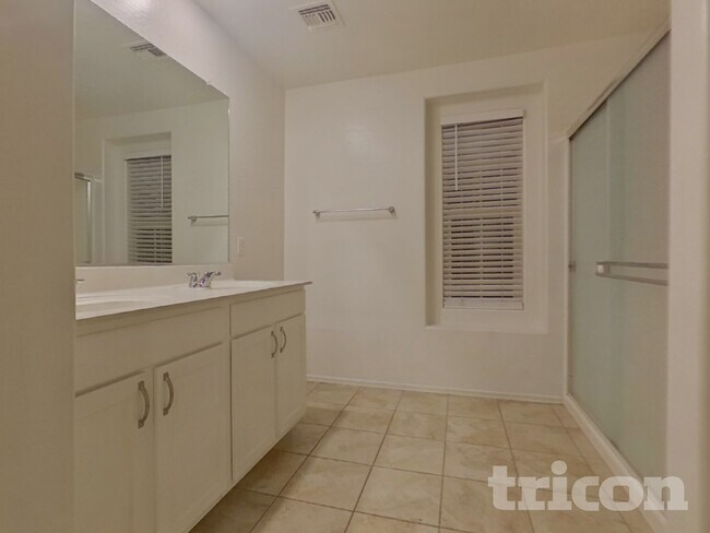 Building Photo - 16221 W La Ventilla Way