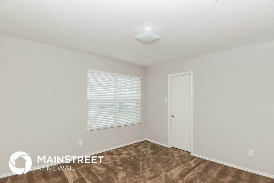 Building Photo - 8536 Star Thistle Dr