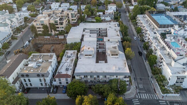 Building Photo - Fully remodeled 2BR/2BA Condo in prime West Hollywood!