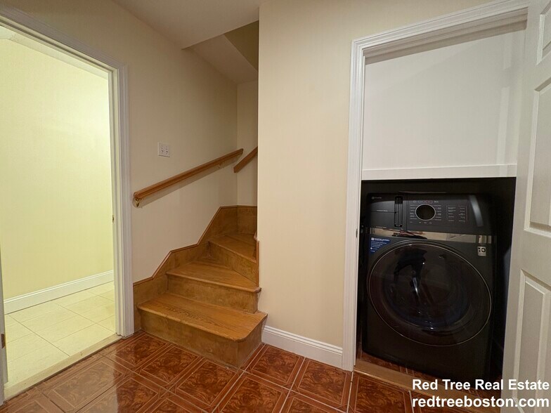 Building Photo - 195 Winthrop Rd