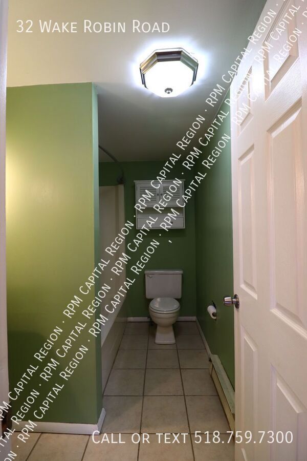 Building Photo - 32 Wake Robin Rd