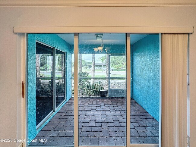 Building Photo - 2464 Hemingway Ln