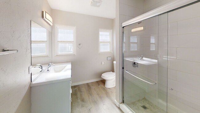 Building Photo - 6252 Mary Ln Dr