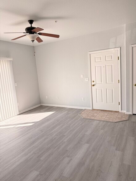 Building Photo - 15700 E Jamison Dr