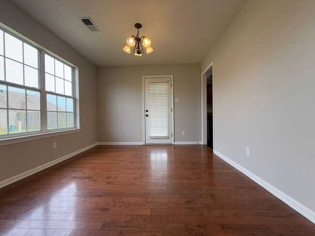 Building Photo - BAYOU VISTA RENTAL HOME 3 BED 2 BATH FENCE...