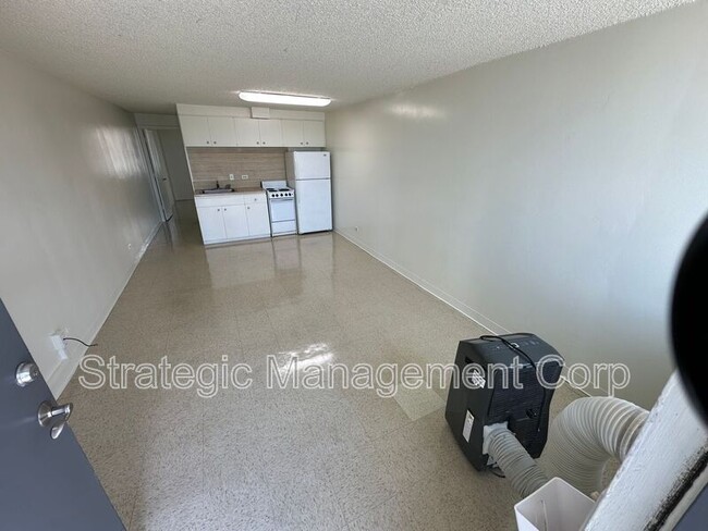 Primary Photo - 1301 Lusitana St