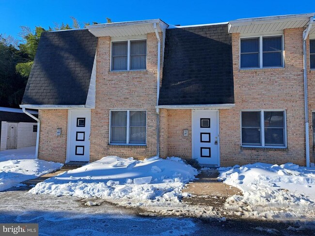 Building Photo - 510 Mast St