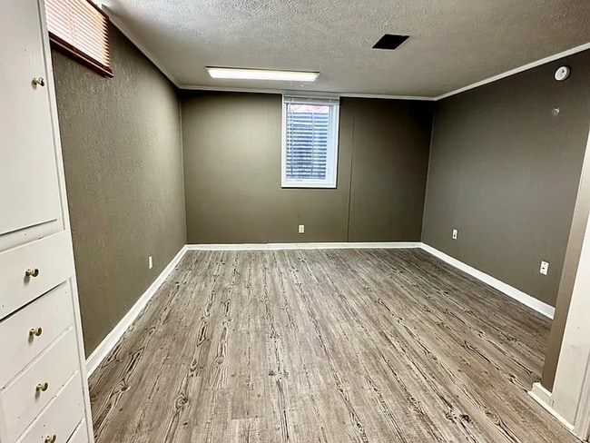 Building Photo - 5617 N 69th St