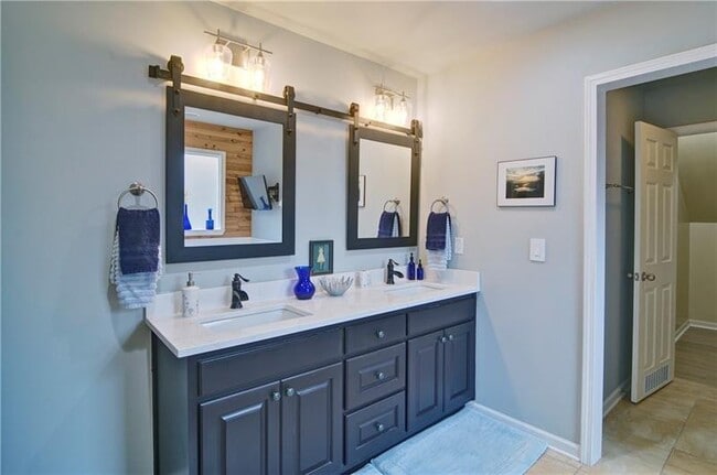 Building Photo - 4060 Merritt Dr