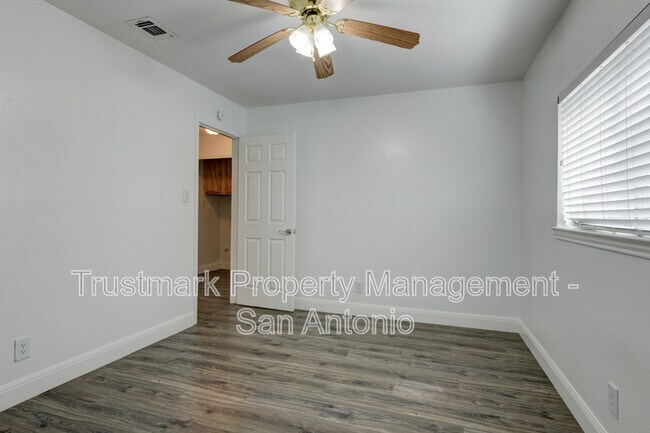 Building Photo - 514 Freiling