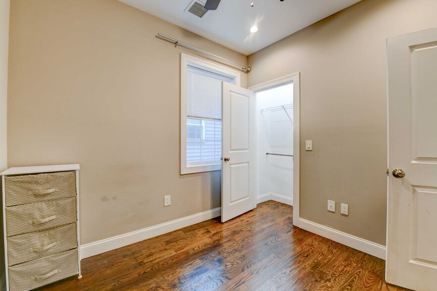 Building Photo - 97 W 55th St