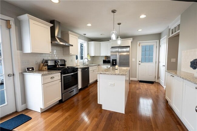 Building Photo - 88 Phillip Ave