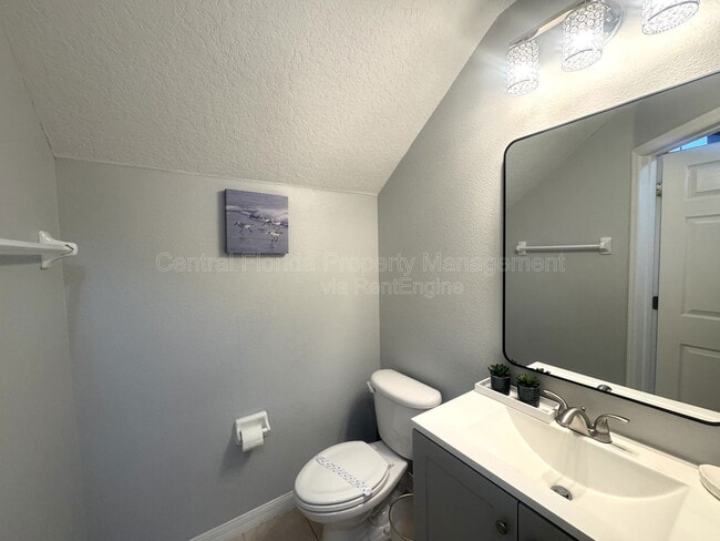 Building Photo - 736 Kildrummy Dr