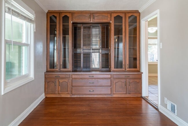 Building Photo - Beautiful Brick Home with Garden, Finished Basement & Detached Garage Office