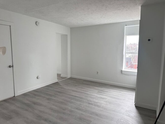 Building Photo - 132 Charles St