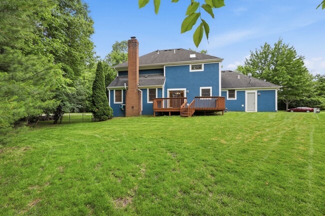 Building Photo - 7666 Windwood Dr