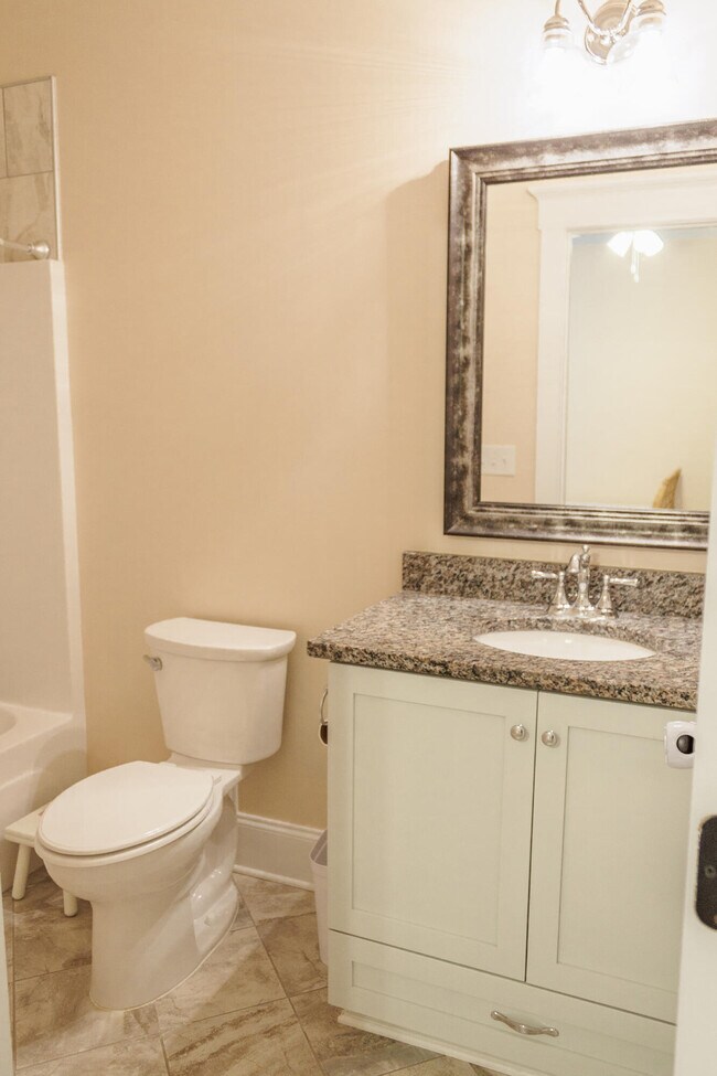 Building Photo - 908 Kestrel Dr