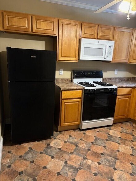 Building Photo - 10 Chandler St