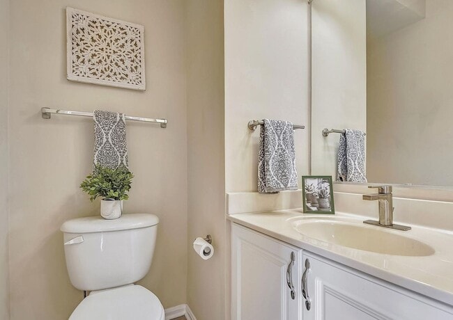 Building Photo - 543 Ensemble Ct
