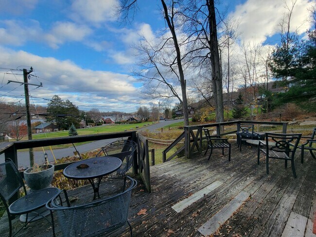 Building Photo - 4 Candlewood Knolls Rd