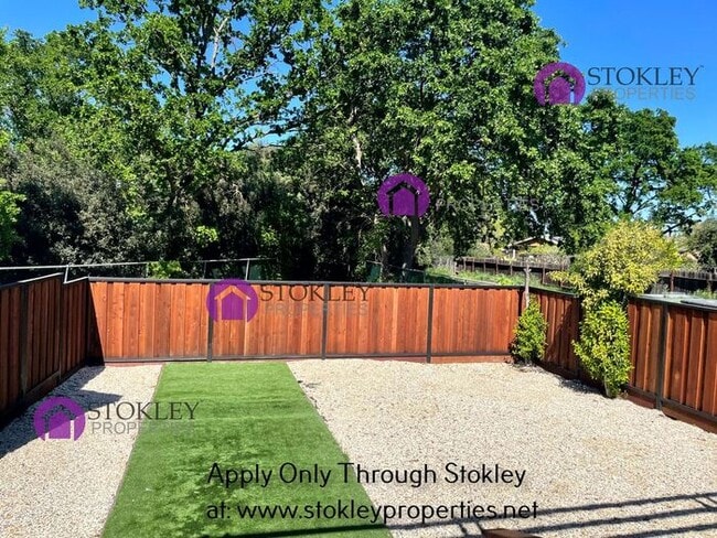 Building Photo - 1692 Oak Park Blvd