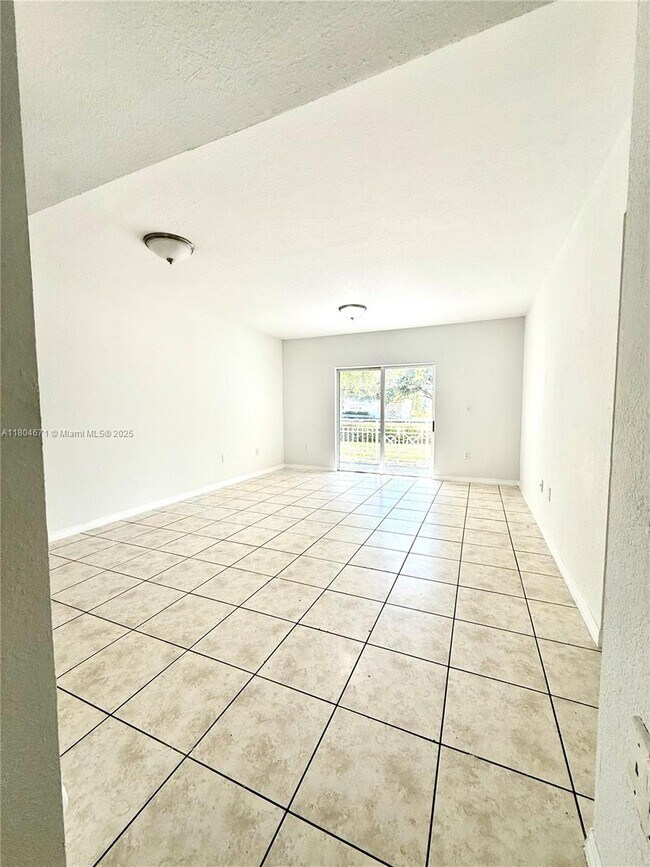 Building Photo - 8851 NW 112th Ave