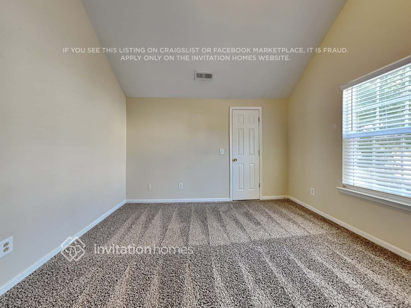 Building Photo - 8422 Oak Dr