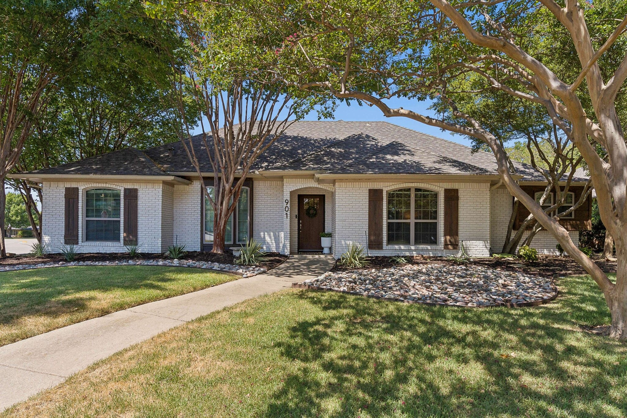 Building Photo - 901 Autumn Lake Dr