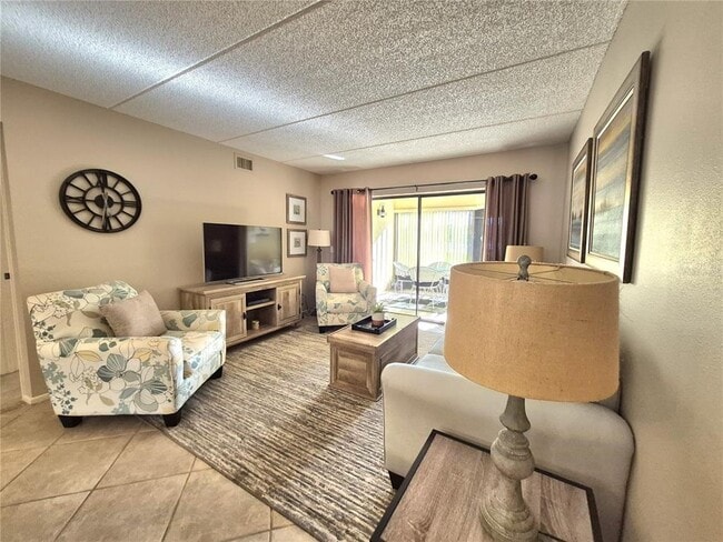 Building Photo - 50 Woodlake Pl