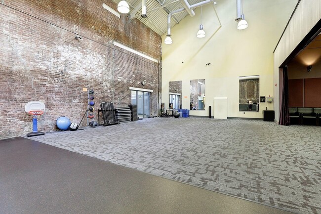 Building Photo - 187 Wayne St