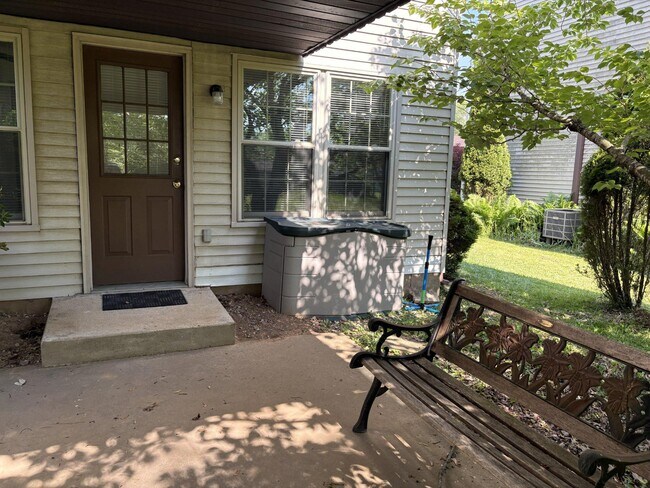 Building Photo - 167 Sunshine Dr