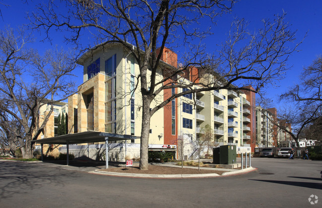Building Photo - Barton Place
