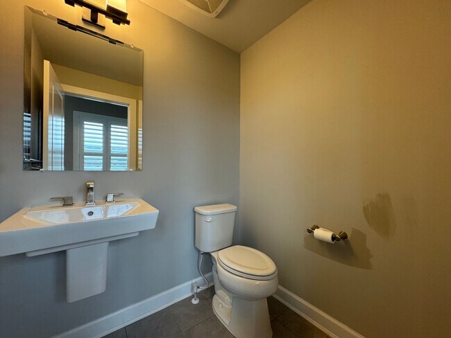 Building Photo - Stunning 4 Level 4 Bed 3/2 Bath Home With Balcony And Deck In Westmoore At Moorefield