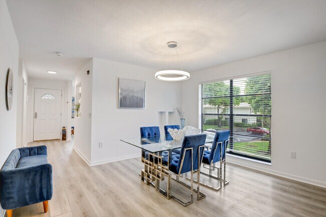 Building Photo - 50 Stratford Ln W