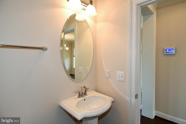 Building Photo - 810 Fair Winds Way