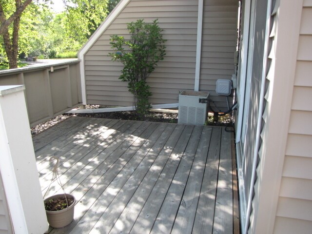 Building Photo - 2BR/1.5BA Townhouse *Near Parkers Lake!* - Plymouth- Available Sept 1!