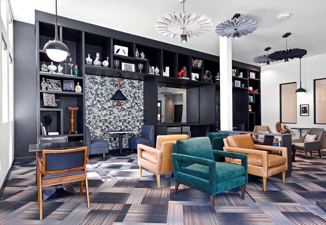 Building Photo - The Boheme