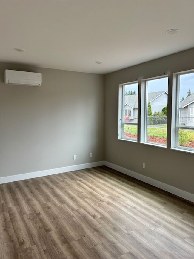 Building Photo - Modern Multi-Gen Living- Brand New