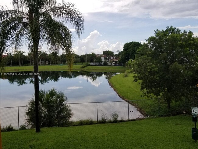 Building Photo - 9735 Fontainebleau Blvd