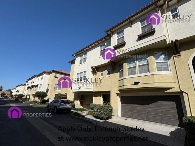 Building Photo - 71 Matisse Ct